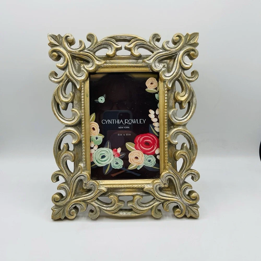 Cynthia Rowley New York Tabletop Ornate 8 x 10